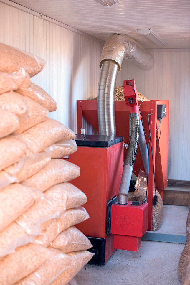 Alternative renouvelable possible pour chauffer: la chaudière à pellets.